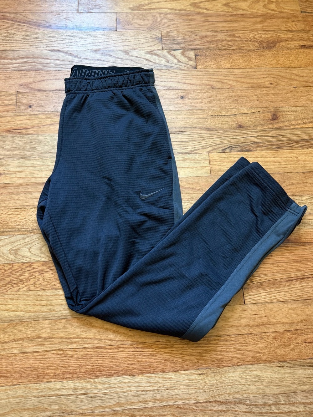 Nike Men’s Black & Dark Gray Training Joggers